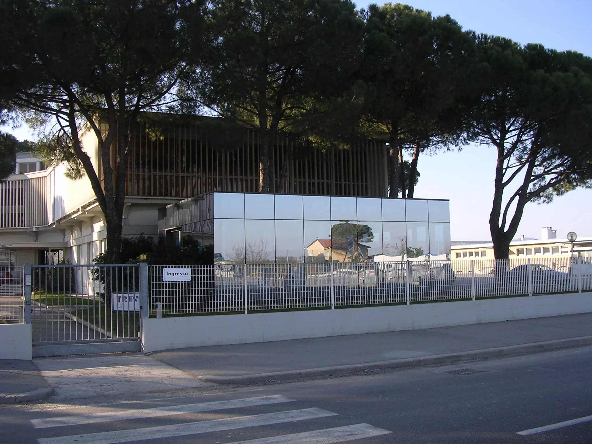 1996-som-trevi-nuova-portineria-ingresso-cesena